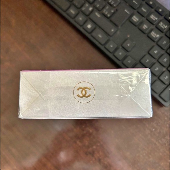 Chanel eau tendre E D T 100 m l - Picture 3 of 4